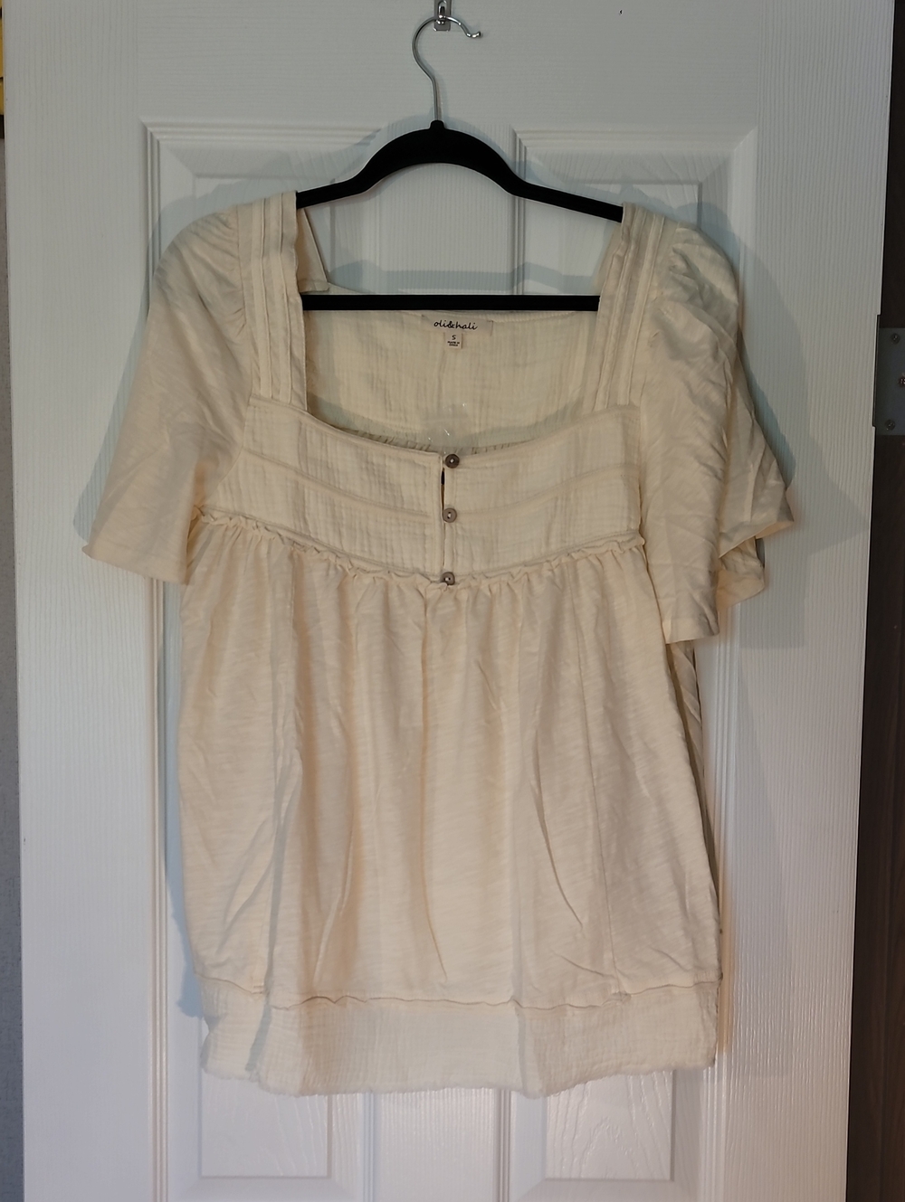 Oli & Hali Cream Square-Neck Short Sleeve Button Top
